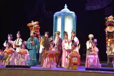 視覺盛宴！粵劇《大國燈匠》在南莊精彩上演，點亮文化交流之光